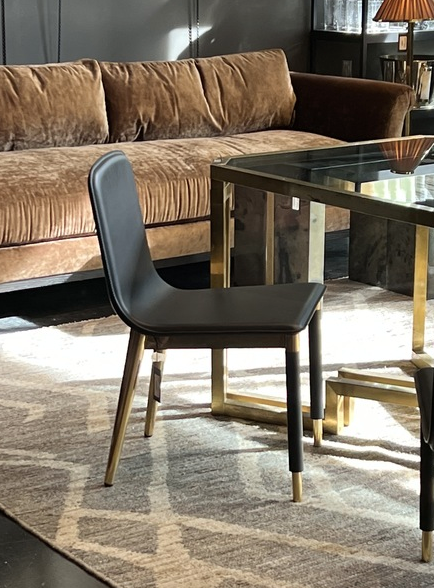 Noche Leather Folio Side Chair