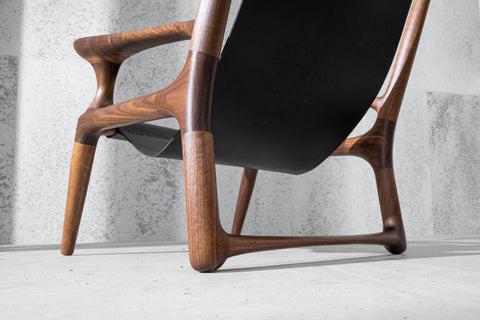 Soft Scandinavian Butterfly Lounge Chair with Tapered Legs