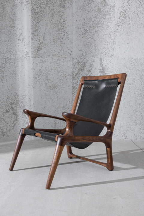 Soft Scandinavian Butterfly Lounge Chair with Tapered Legs