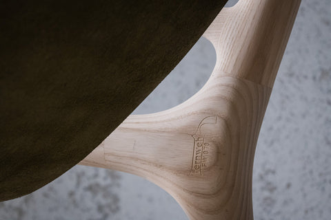 Soft Scandinavian Butterfly Lounge Chair with Tapered Legs