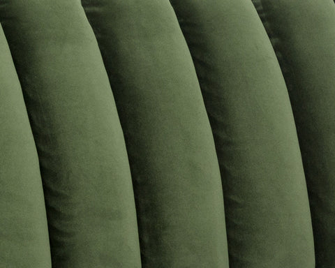 Yosi Mid Century Velvet Standard Sofa with Armrests