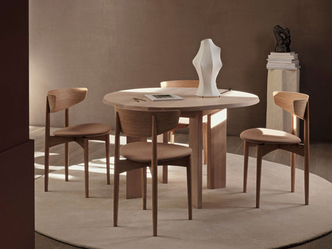 Nature-Driven Modernist Tulip Dining Table with Beveled Edge