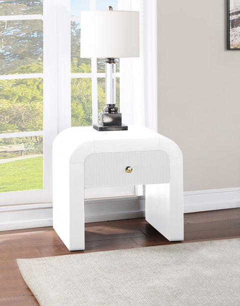 Meridian Furniture Inc. Artisto Timeless Minimalist Modern Curved Accent Table - 24 W