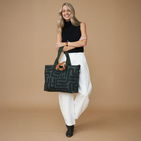 Travel Geometric Zipper Tote