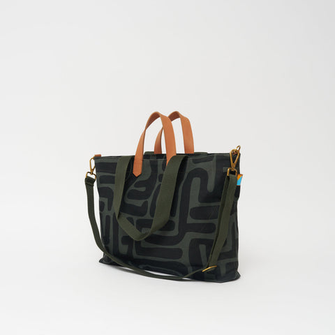 Travel Geometric Zipper Tote