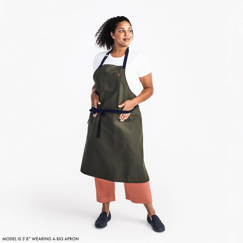 Bib Solid Apron with Adjustable Patch Pockets