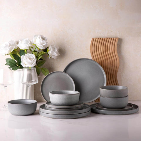The Lifestyle Lab Everyday Minimalist Matte Stoneware Plate Set - Set of 4