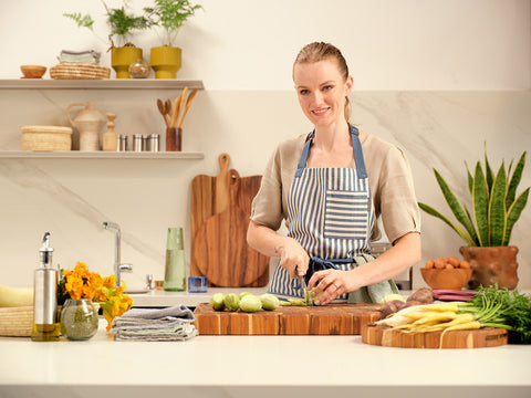 Bib Apron with Adjustable Deep Patch Pockets