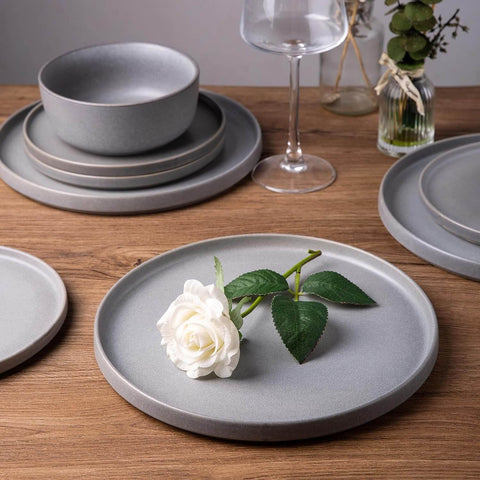 The Lifestyle Lab Everyday Minimalist Matte Stoneware Plate Set - Set of 4