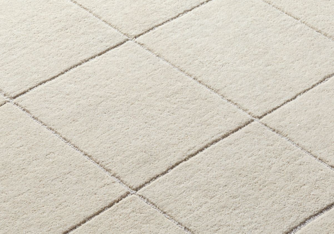 Elegant Grid Hand Tufted Area Rug - 5' x 7'6\