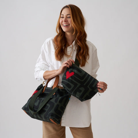 Abstract Beaded Heart Graphic Convertible Pouch