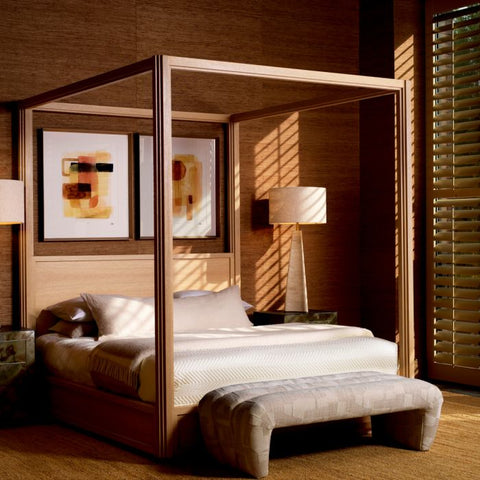 Timeless Minimalist Lounge Bench with Plinth Base in Contemporary Style