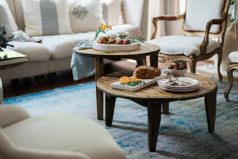 etúHOME Artful Traditionalist Rustic Carving Round Center Table