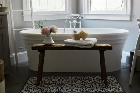 Artful Traditionalist Handmade Farmhouse Accent Bench