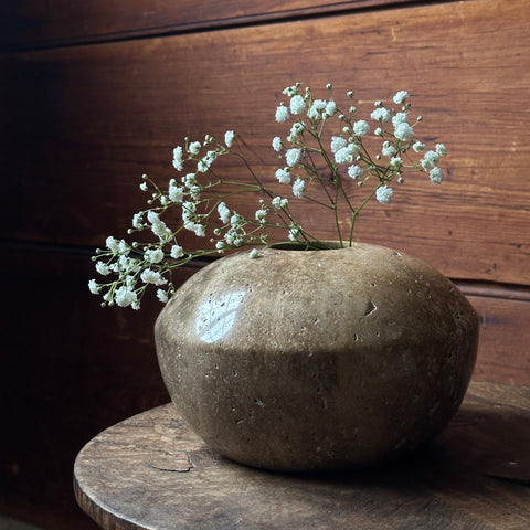 Aria Vase in Biscotti