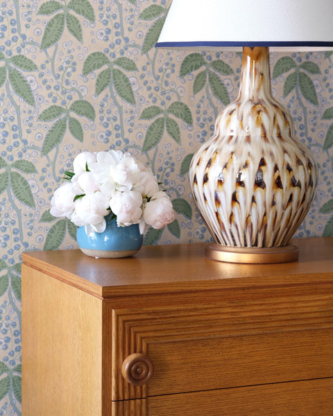 Accent Conical Table Lamp in Elegant Traditional Style