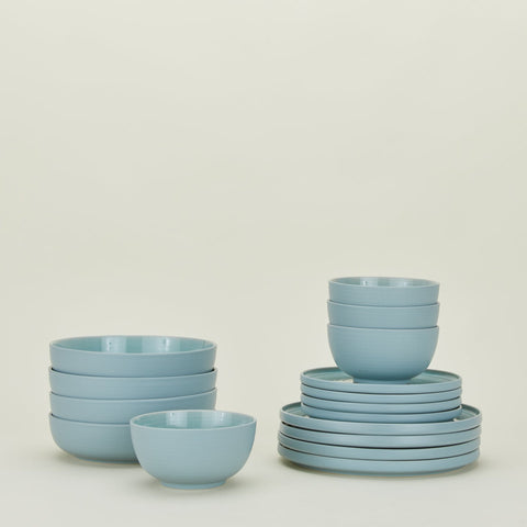 ESSENTIAL DINNERWARE - 16 PC SET, SKY