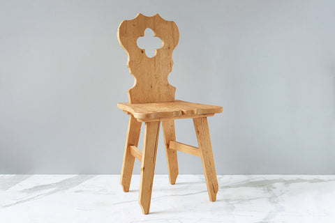 Artful Traditionalist Rustic Keyhole Back Pine Accent Chair