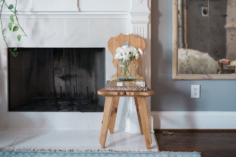 Artful Traditionalist Rustic Keyhole Back Pine Accent Chair