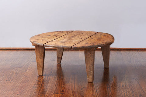 etúHOME Artful Traditionalist Rustic Carving Round Center Table