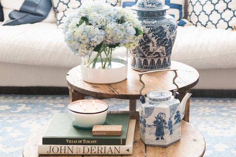 etúHOME Artful Traditionalist Rustic Carving Round Center Table