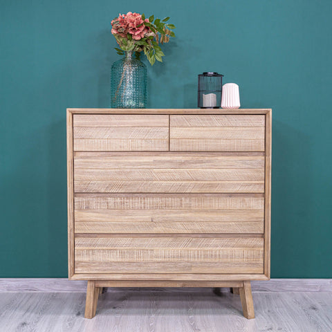 Gia Scandinavian Standard Chest with Inset Handles