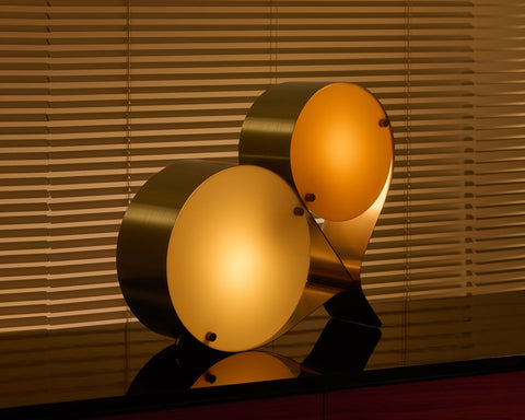 Coppia Ambient Sleek Round Table Lamp for Contemporary Spaces