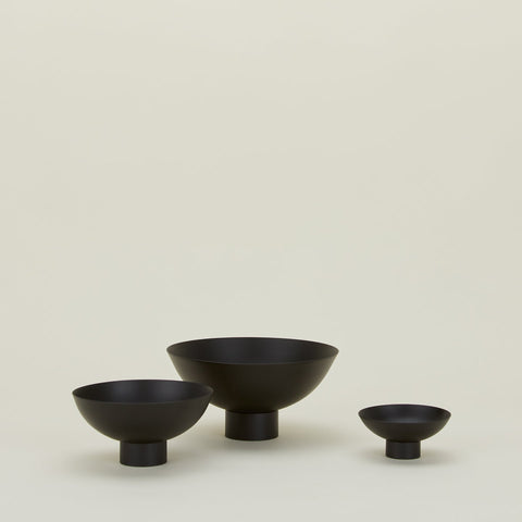 ESSENTIAL FOOTED BOWL - BLACK