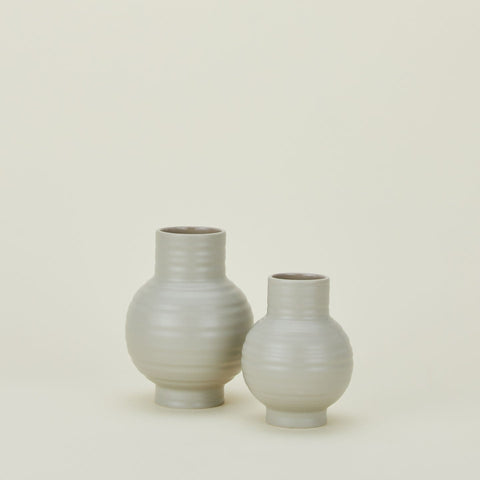 ESSENTIAL CERAMIC VASE - LIGHT GREY