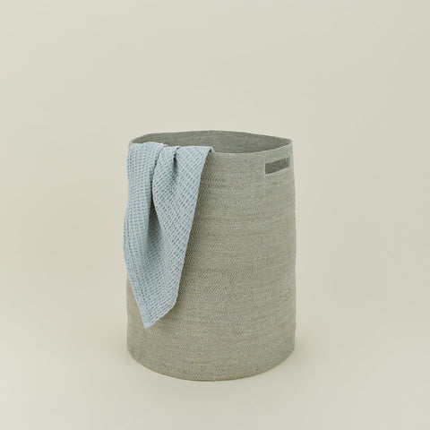 ESSENTIAL WOVEN HAMPER - SKY