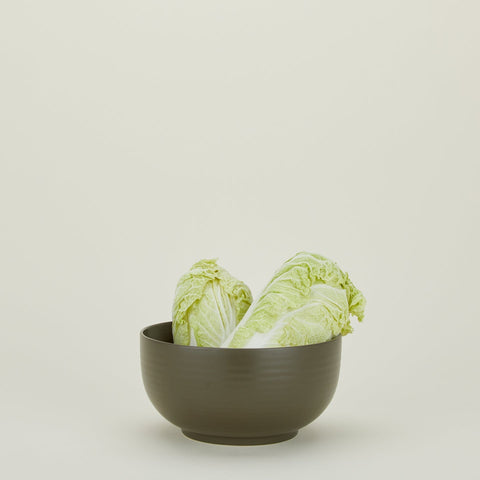 ESSENTIAL SERVING BOWL - OLIVE