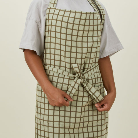 ESSENTIAL YARN DYED CHECK APRON