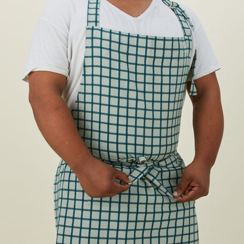 ESSENTIAL YARN DYED CHECK APRON