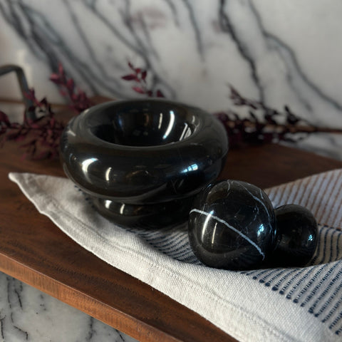Mortar & Pestle in Gloss Black