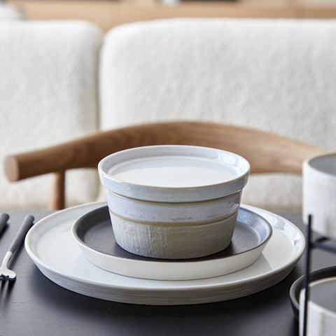 Decorated Minimalist Stoneware Plate Set