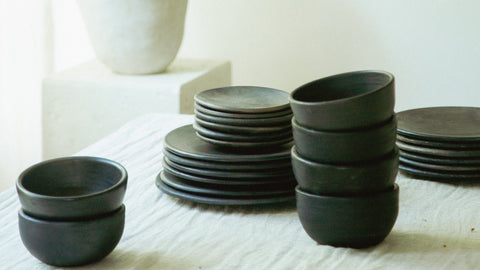 PALO SANTO Barro Negro Clay Plate Set