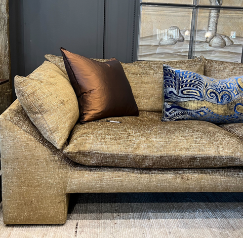 Kelly Timeless Minimalist Modern Chenille Standard Sofa