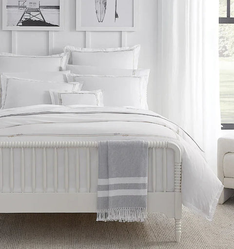 Modern Minimalist Duvet Cover with Contrast Trim