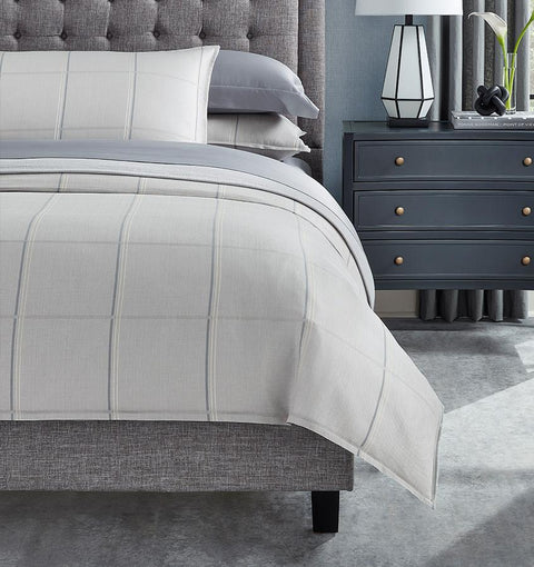 Modern Plaid Duvet Cover for a Contemporary Bedroom