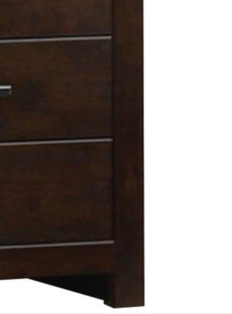 Traditional Drawer Chest with Pull Handles