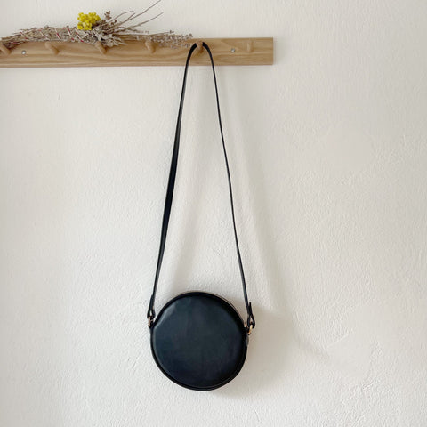 Solid Leather Crossbody with Zipper Closure