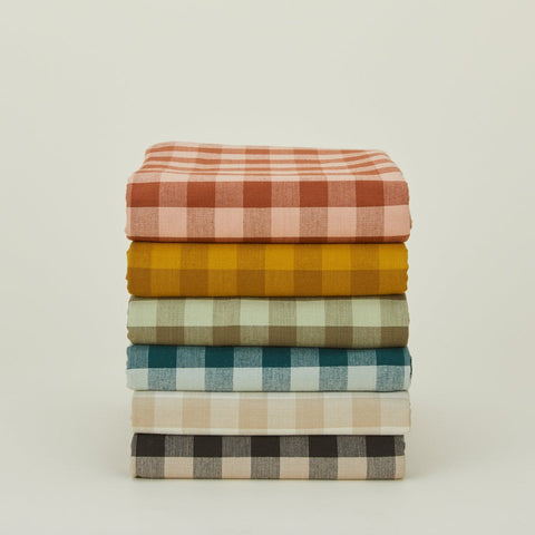 ESSENTIAL GINGHAM SHOWER CURTAIN