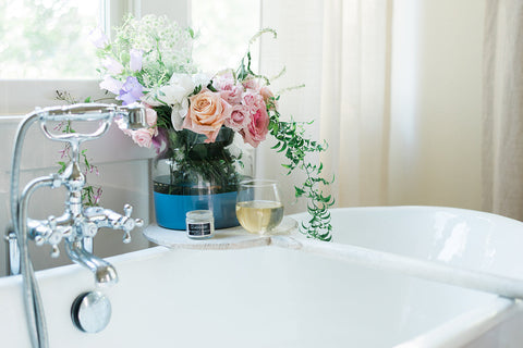 Decorating Essentials Contemporary Bowl Vase in Glossy Glass