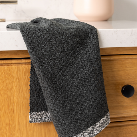 Contrast Trim Solid Bath Towel Set
