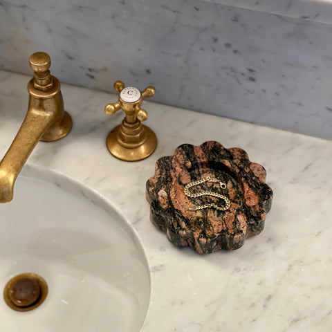 Mini Sun Scoop in House Party