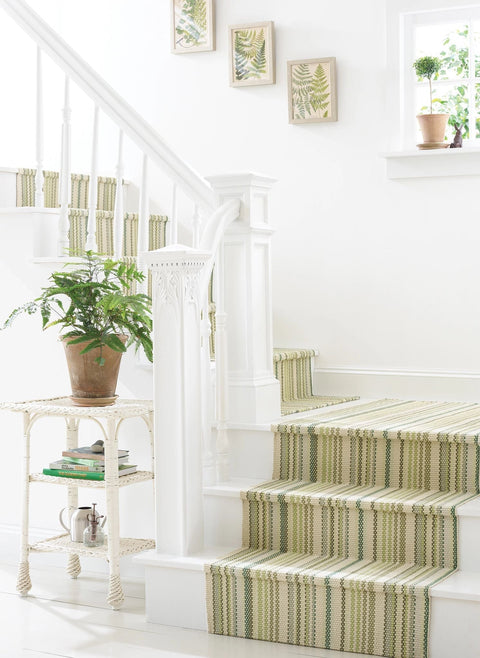 Contemporary Stripe Area Rug in Green - 8' x 10'