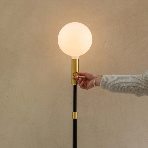 Sphere v Accent Modern Minimalist Floor Lamp