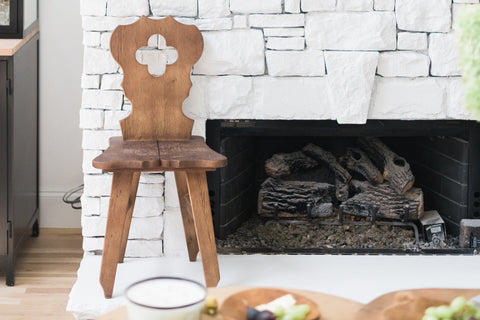 Artful Traditionalist Rustic Keyhole Back Pine Accent Chair